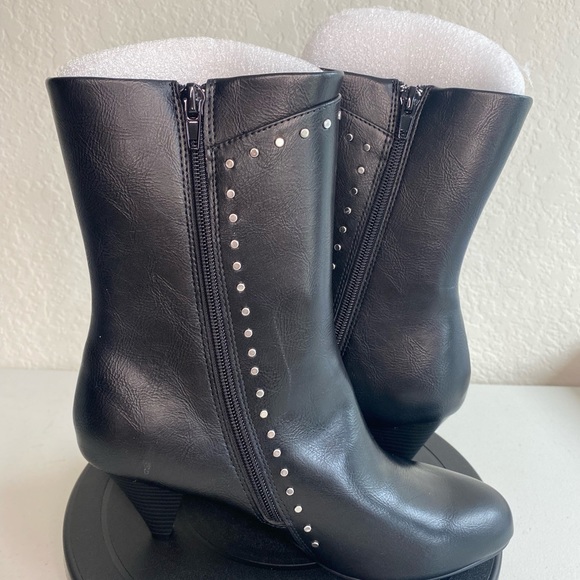 Ashro Asymmetrical Stud Bootie Women’s New 8M - Picture 5 of 6